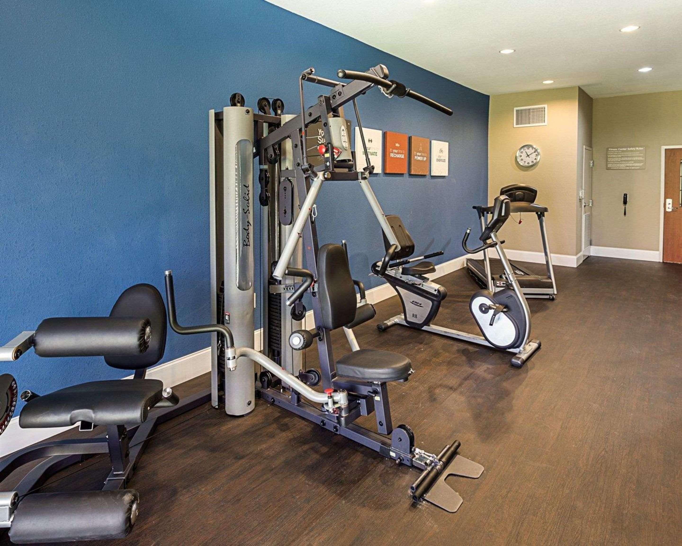 Comfort Suites Near Tanger Outlet Mall Гонзалес Екстериор снимка