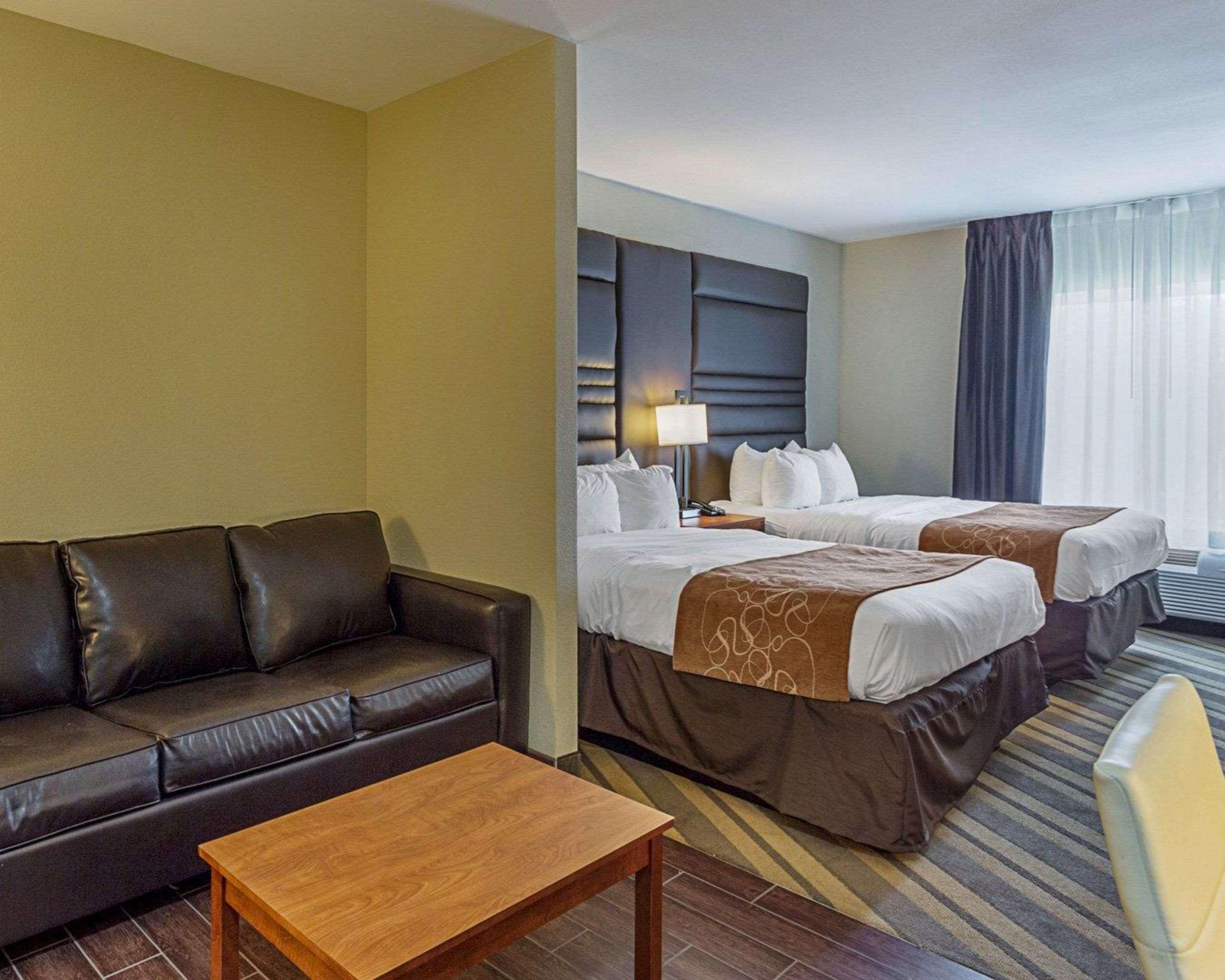 Comfort Suites Near Tanger Outlet Mall Гонзалес Екстериор снимка