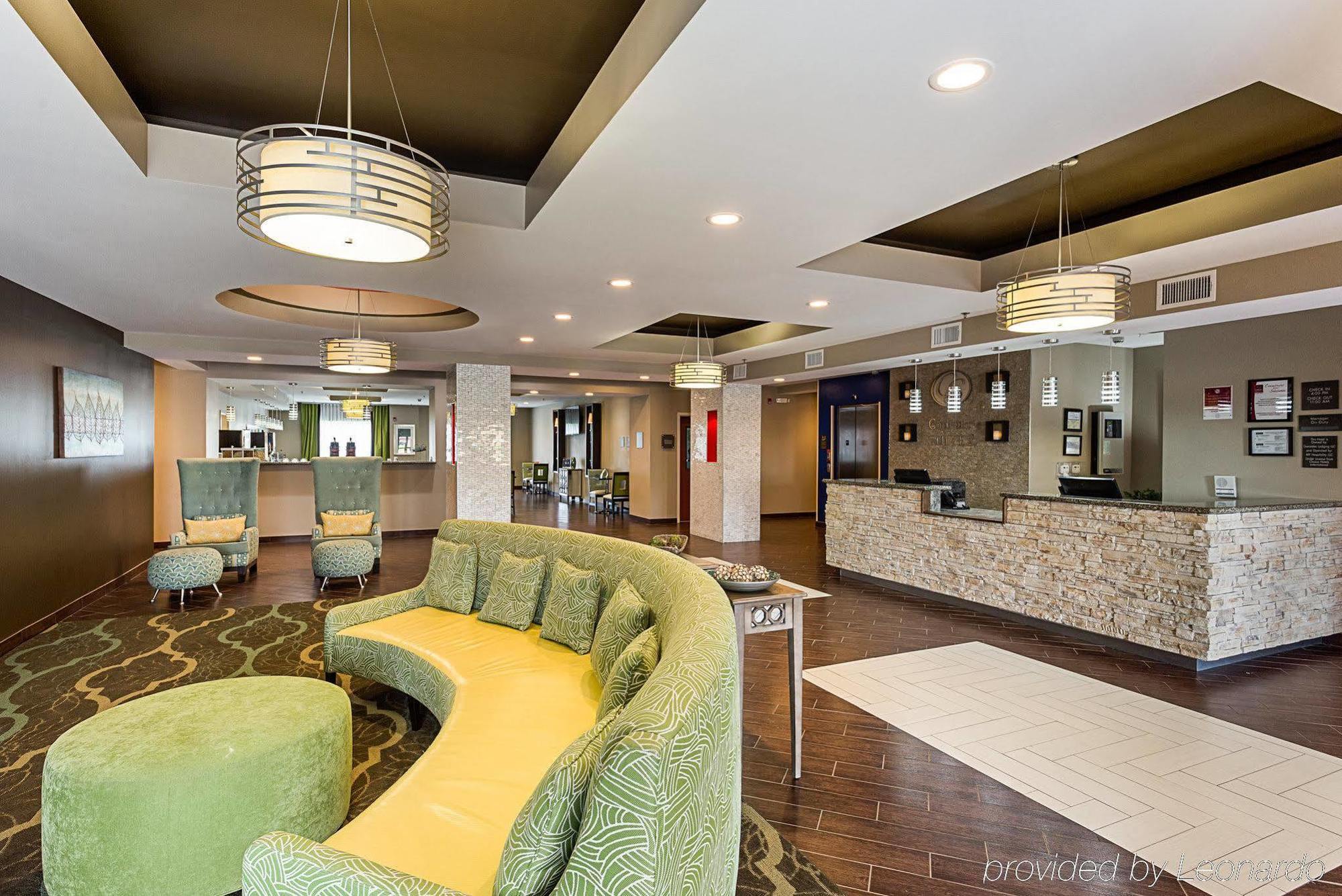 Comfort Suites Near Tanger Outlet Mall Гонзалес Екстериор снимка