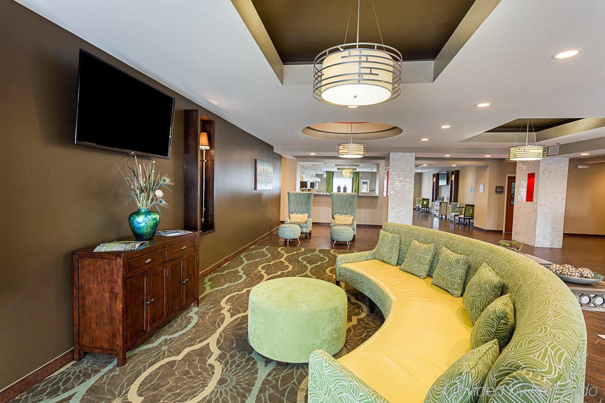 Comfort Suites Near Tanger Outlet Mall Гонзалес Екстериор снимка