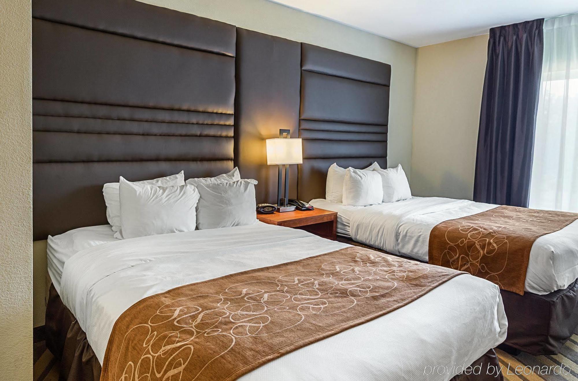 Comfort Suites Near Tanger Outlet Mall Гонзалес Екстериор снимка