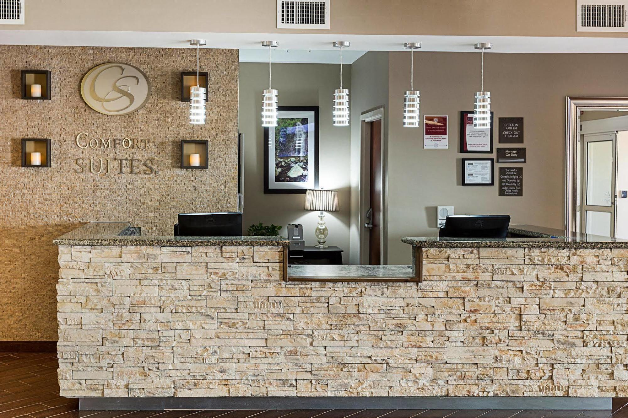 Comfort Suites Near Tanger Outlet Mall Гонзалес Екстериор снимка